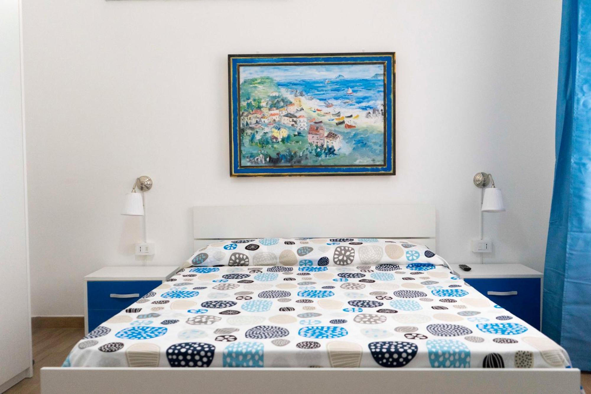 La Casa Di Aurelio Apartman Capo dʼOrlando Szoba fotó